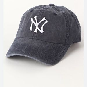 NEW YORK YANKEES hat by American needle in navy